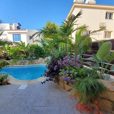 Charming 3-bed In With Heated Pool * פרוטאראס