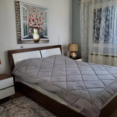 Charming 3-bed In With Heated Pool