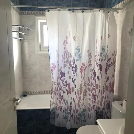 Charming 3-bed In With Heated Pool * פרוטאראס