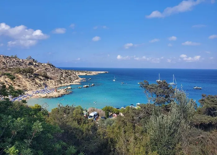 - Sleeps 6 Free Parking & Heated Pool * Protaras