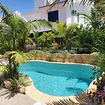 - Sleeps 6 Free Parking & Heated Pool Protaras