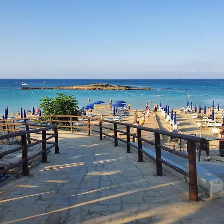 - Sleeps 6 Free Parking & Heated Pool بروتاراس