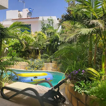 Charming 3-bed In With Heated Pool Vilă *