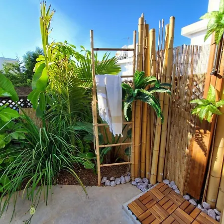 Charming 3-bed In With Heated Pool Вилла