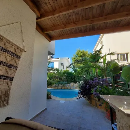 Charming 3-bed In With Heated Pool Вилла *
